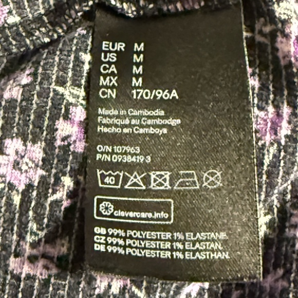 ✨ H&M Divided Purple Floral Smocked Waist Mini Dress - Medium ✨ - Picture 6 of 6